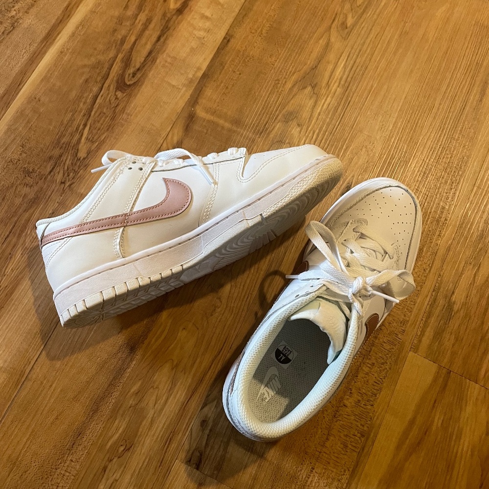 Nike AirForce 1 Sneakers in White and Rose Gold, sz 8.5 (equiv to 7Y) like new